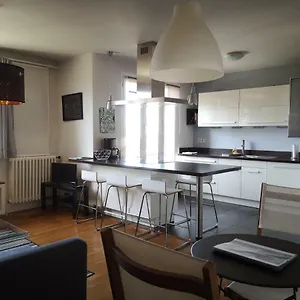 https://le-balcon-de-laigle.hotels-rhonealpes.com